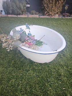 Antique Baby Tub Wash Basin Large Oval White Enameled Metal Has Hole for Hanging Up 251/2" Long X 18 1/4" Wide X 7" Deep