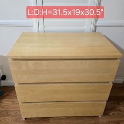 Light wood 3-drawer dresser 31.5x19x30.5"
