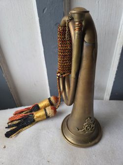 Vintage British Royal Artillery Bugle Ubique Quo Fas Brass & Tassels, Aprox. 10"