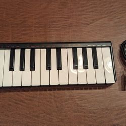 Akai Professional LPK25 25-key USB Performance Controller Keyboard Tested