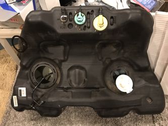 USED KIA SPECTRA GAS TANK GOOD CONDITION ($45) OBO