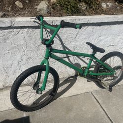 Mid School Haro Backtrail Series X- 03 BMX Bike