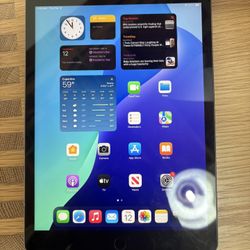 iPad 8th generation (Good condition)!!