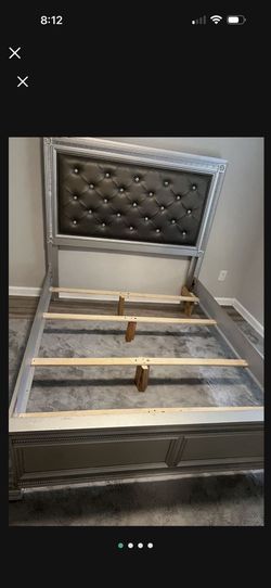 Queen Bed Great Condition Comes With Mattress Inbox Clean And Santized
