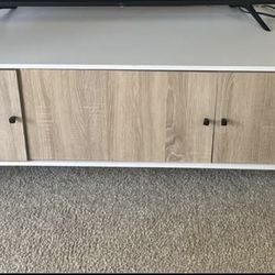 Console TV Aesthetic