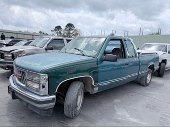 1998 GMC SIERRA IN FOR PARTS!