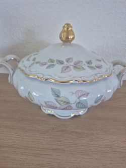 Serving Bowl with lid (FALLING LEAVES)