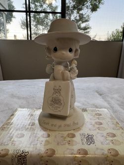 Precious Moments “Seek and Ye Shall Find” (1984) – Collectors Club w/ Box