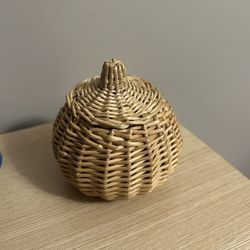 Pumpkin basket With Lid