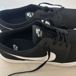 Nike Portmore Ultralight size 13 But I Wear A 12.  Fits Very Small-Wore Once But My Foot Is Too Big