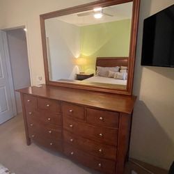 Gorgeous! 4 Piece All Wood Dresser set