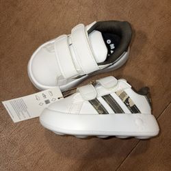 Toddler Adidas Size 5 BRAND NEW 