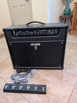 Guitar amplifier combo/foot switch included