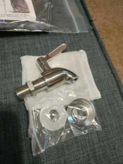 Berkey water filter system un opened 2.25 gallon