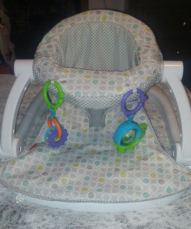Baby "Sit Me Up" Chair