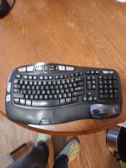 Logitech keyboard with cordless mice