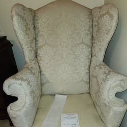 Lounge Chair With Ottoman 