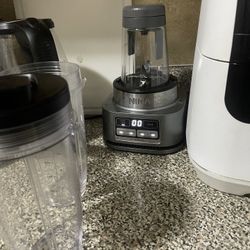 Ninja blender -pick up ONLY in Astoria