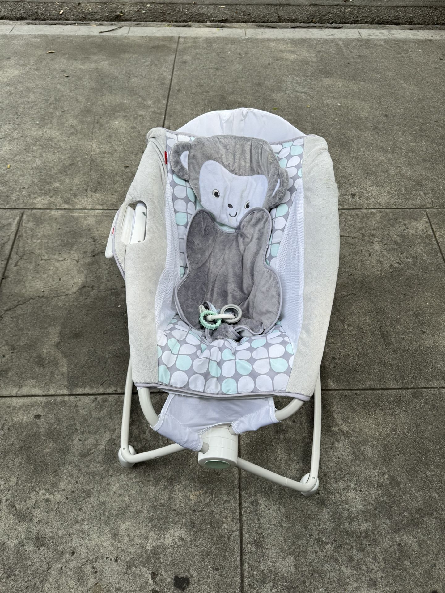 Baby Bassinet/swing/bouncer