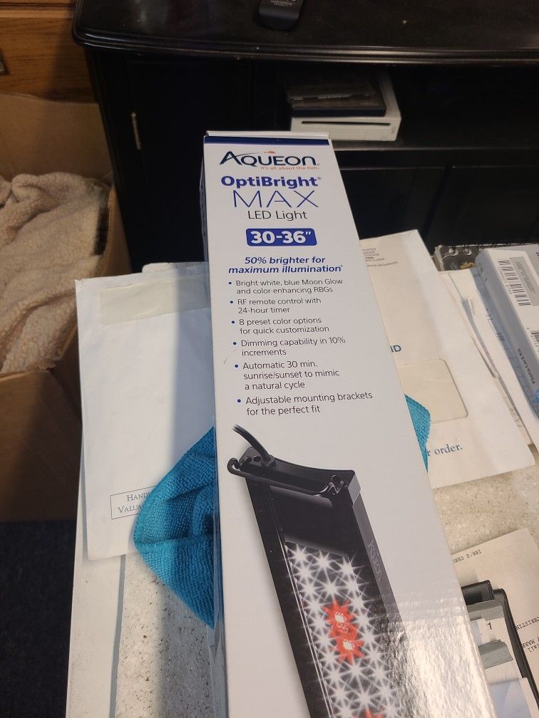 Aqueous LED Tank Light