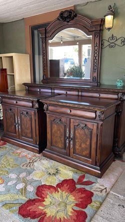 Gorgeous Casa molino Aslhey furniture pecan wood  set