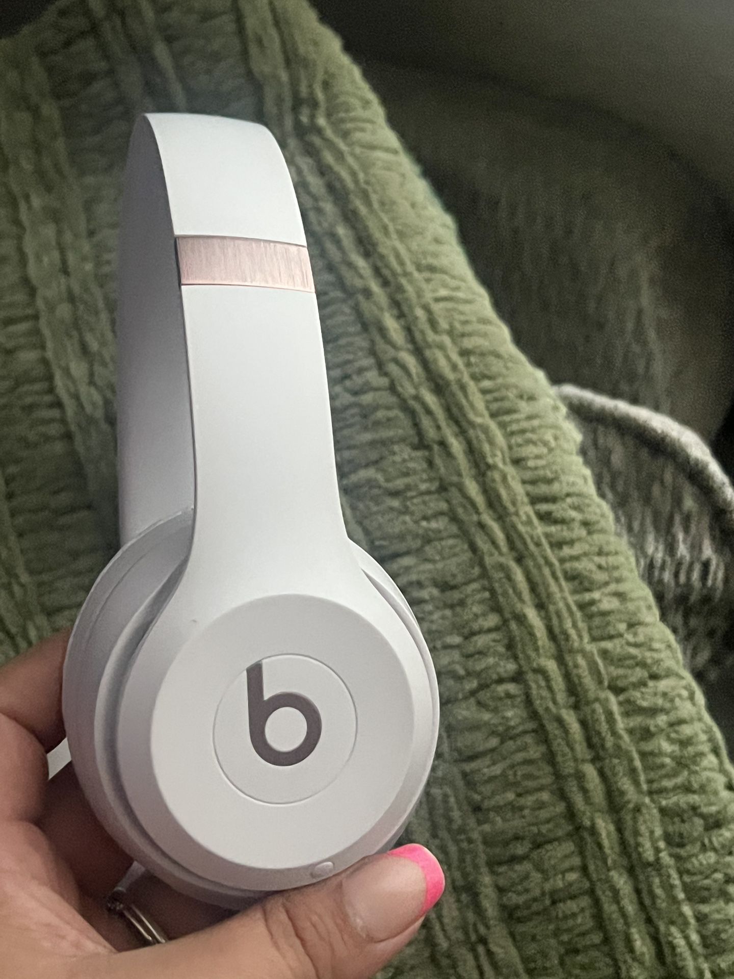 Beats Solo 4