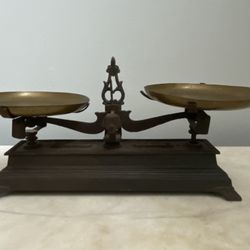Antique Cast Iron Scale