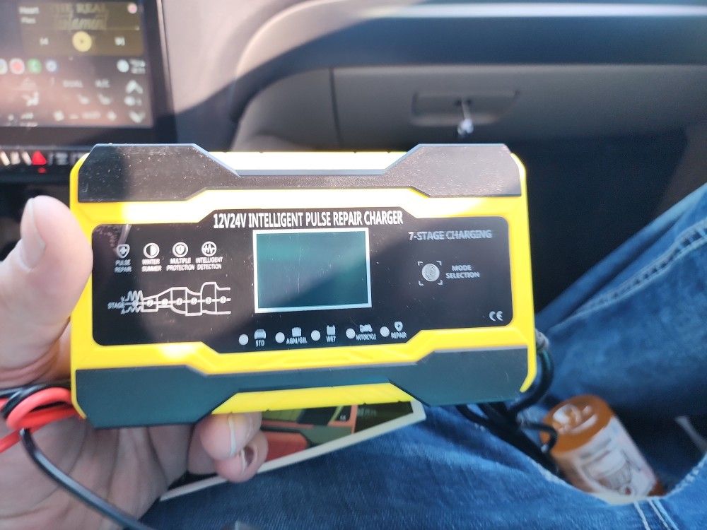 Battery Charger/Maintainer