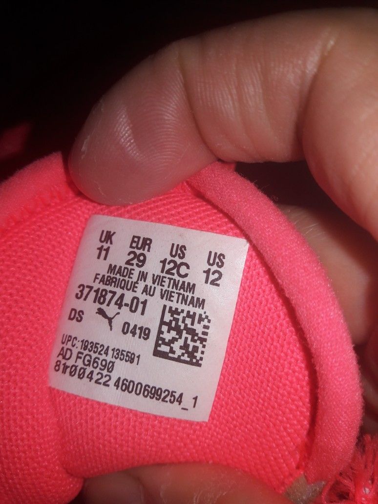 Pumas And Sandals Size 11