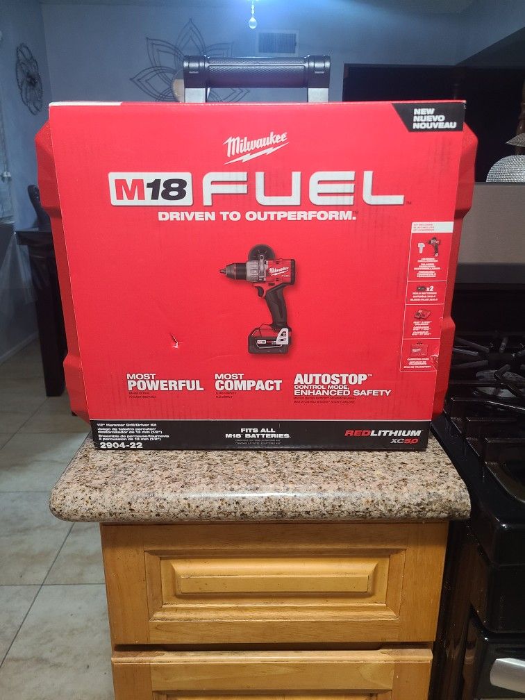 Milwaukee M18 Drill With 2-5ah Batteries And Charger