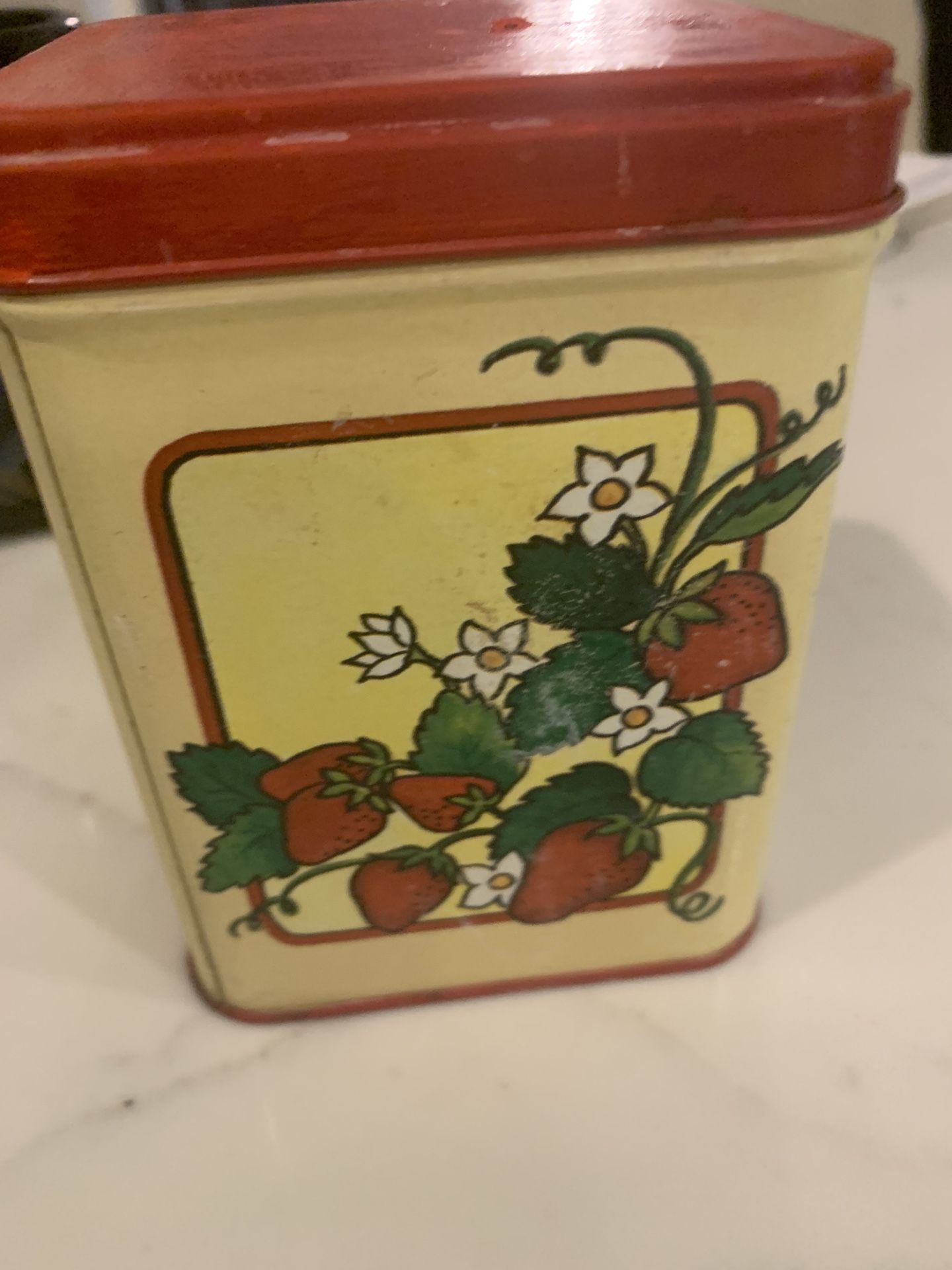 Cute Vintage Tin