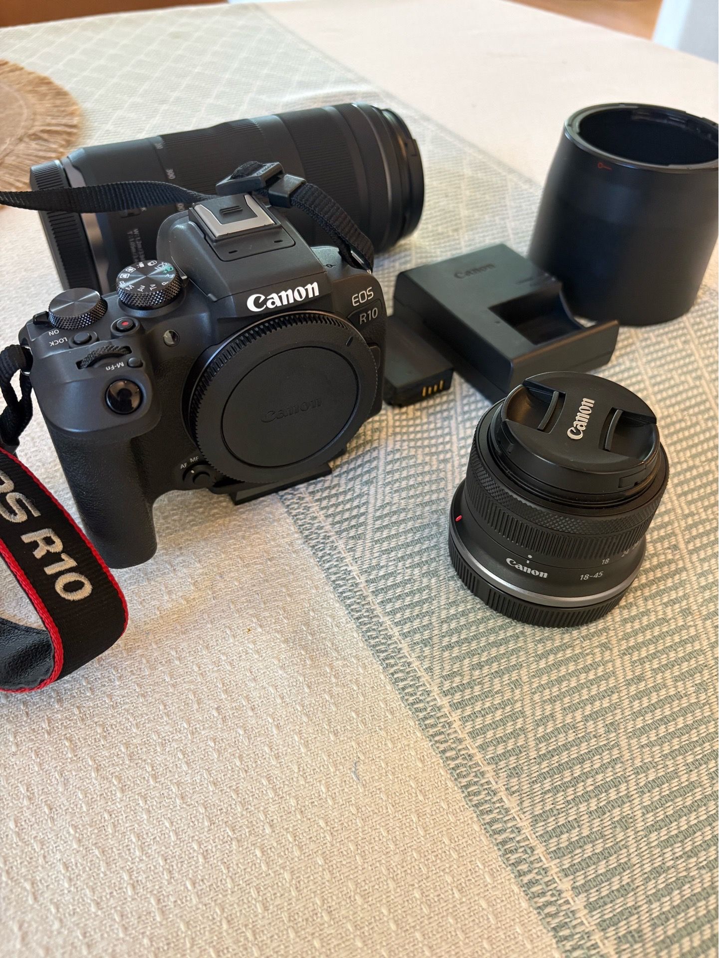 Canon - EOS R10 Mirrorless RF-S18-45 f/4.5-6.3 IS STM Lens & RF 100-400MM F5.6-8