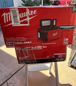 M18 18-Volt Lithium-Ion Cordless PACKOUT 3000 Lumens LED Light with Built-In Charger