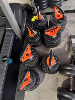 Adjustable kettlebells