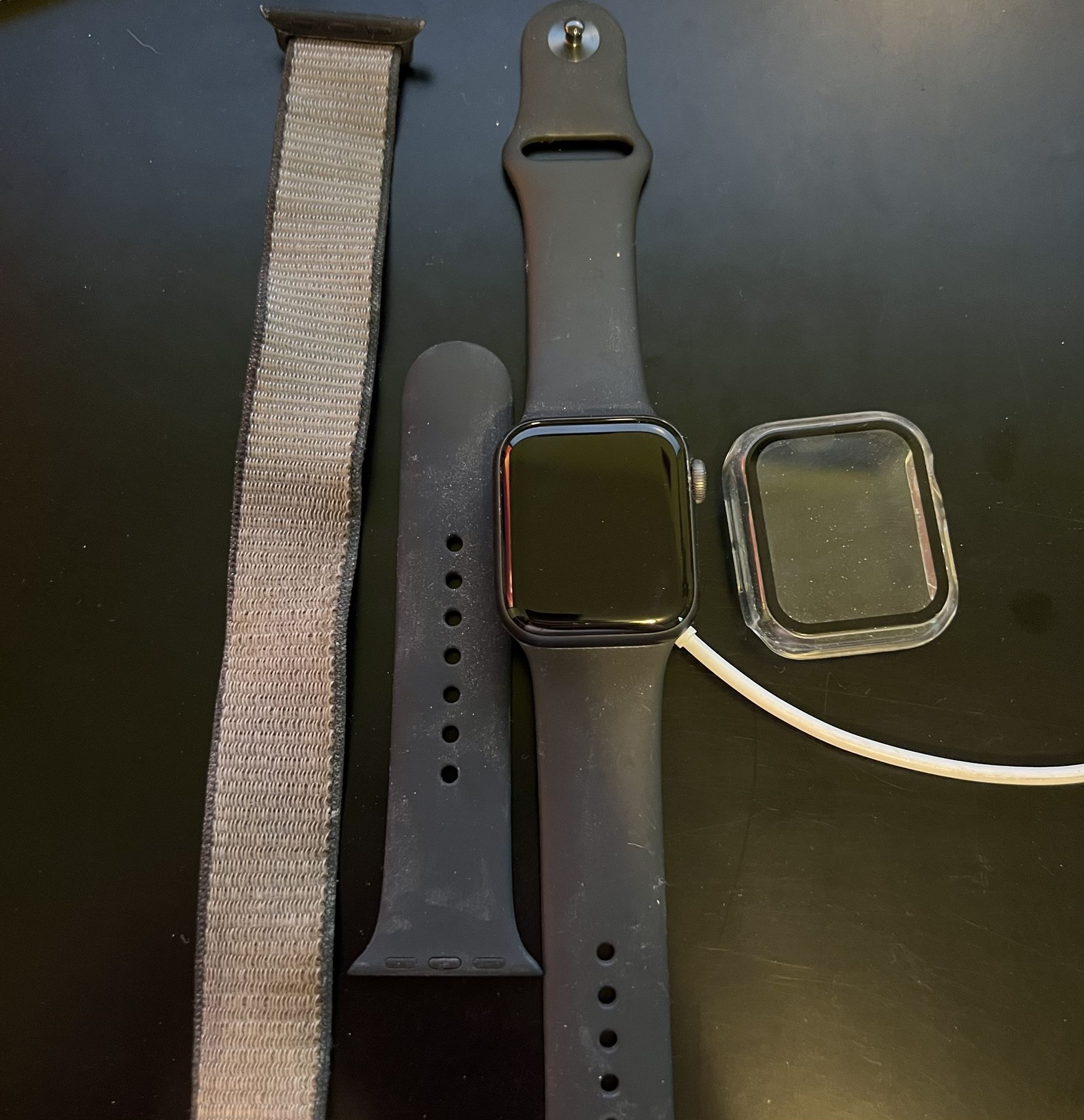 Apple Watch Series 6 (GPS) 40mm Aluminum – Black w/ Bands & Charger