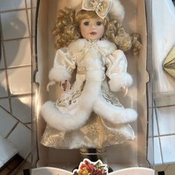 Victorian Collection Genuine Porcelain Doll By Melissa Jane 