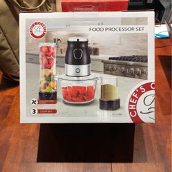 Food processor, set new in box