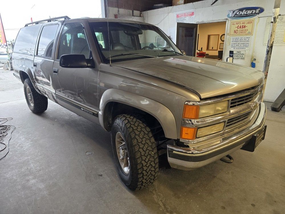 1998 Suburban 2500 4x4 Parts