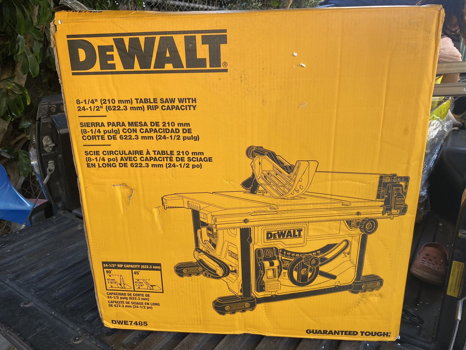 DEWALT Table Saw