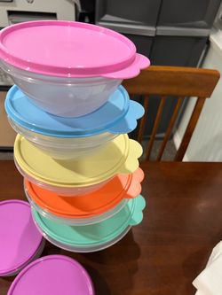 Set of Tupperware