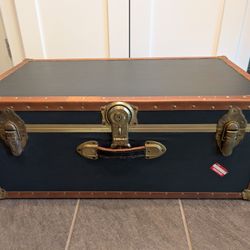 Vintage Mid Century Steamer Trunk/Footlocker w/Insert Tray & Key Navy-Brown-Gold