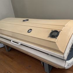 Excellent Condition Tanning Bed!!!!