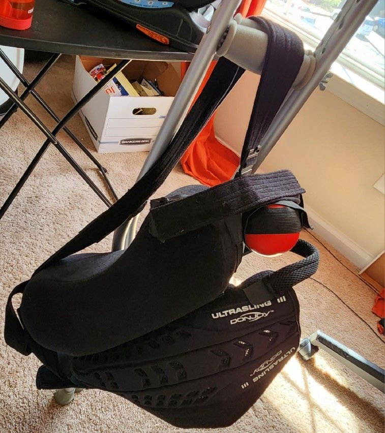 DonJoy UltraSling III Shoulder Support Sling

& Crutches Set