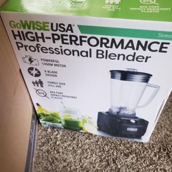 Bran New In Box Blender $50 (retail $130)
