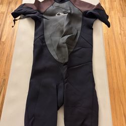 Wetsuit (s)