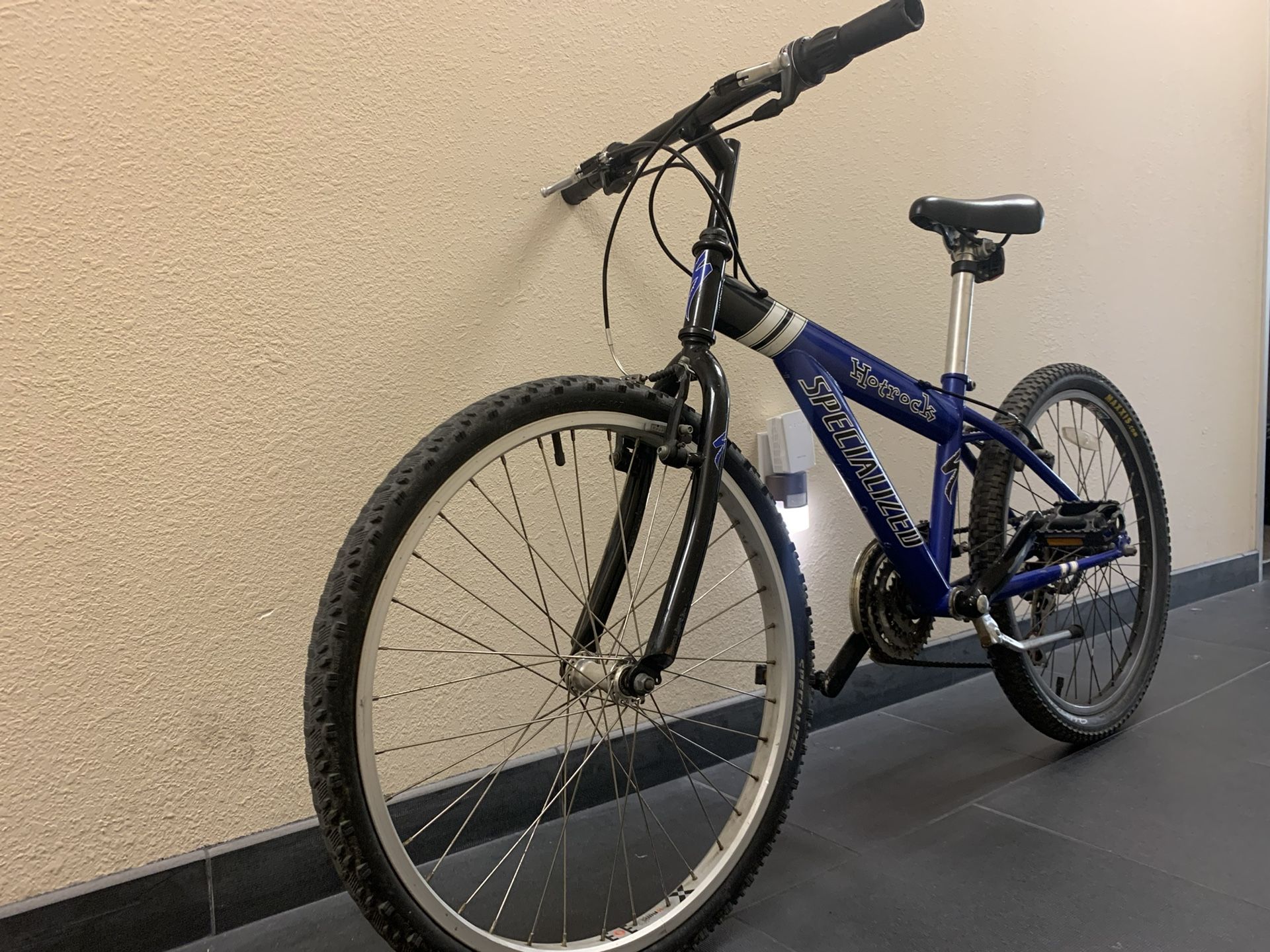 Specialized Hot Rocks, 24 Inch Kids Mountain Bike