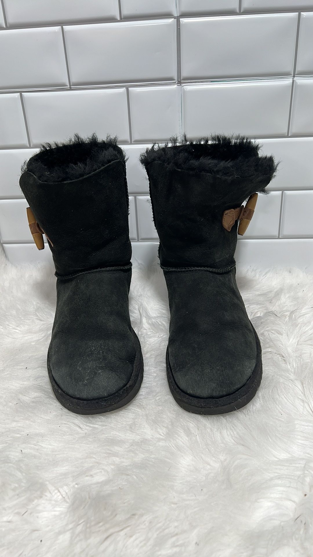 UGG WOMEN'S KEELY SHEARLING LINED BOOTIES,BLACK, US SIZE 9