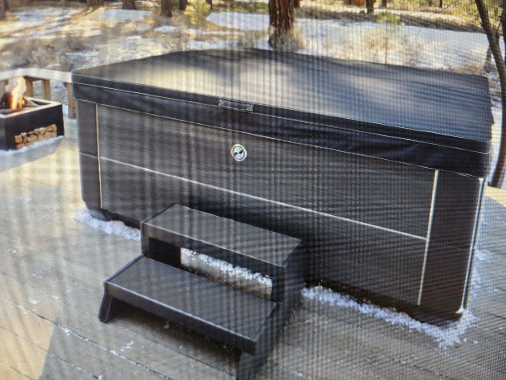 Hot Springs Envoy Hot Tub