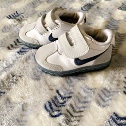 Baby Nike Size 2c