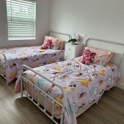 Set Of Twin Beds 